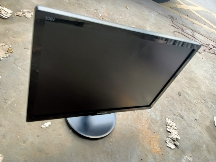 飞利浦20寸液晶显示器 型号206v 外...