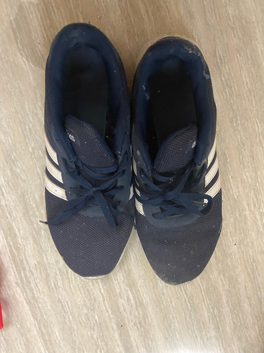 阿迪达斯Adidas运动鞋