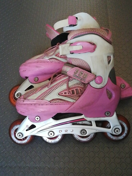 以前给自己家孩子买的旱冰鞋