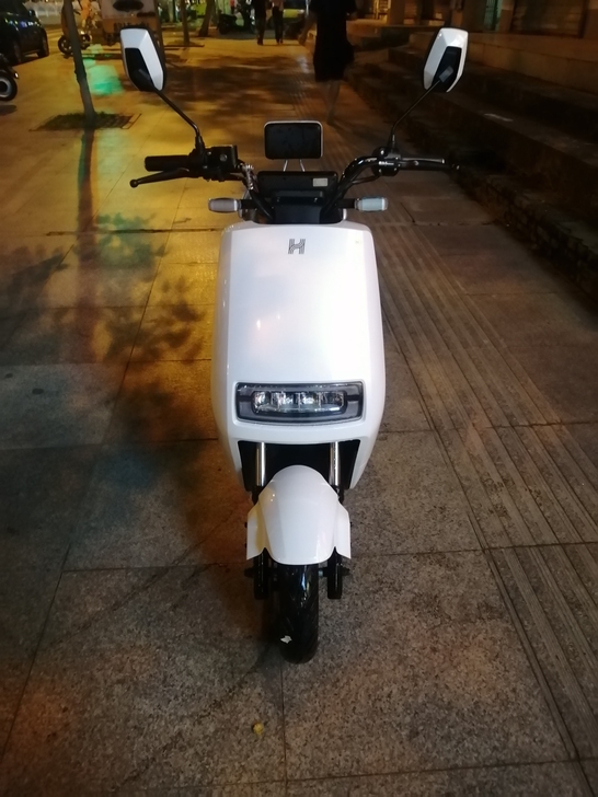 哈啰电动车转让了，一款全智能电动车，自带G...