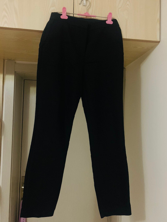 Zara工装裤子，工作穿正正好，后腰处是弹...