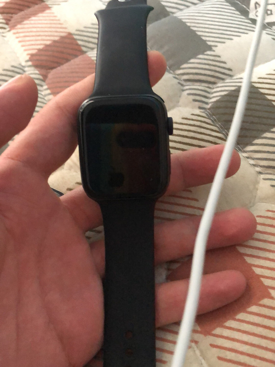 华强北买的苹果表 缺钱出了 670买的