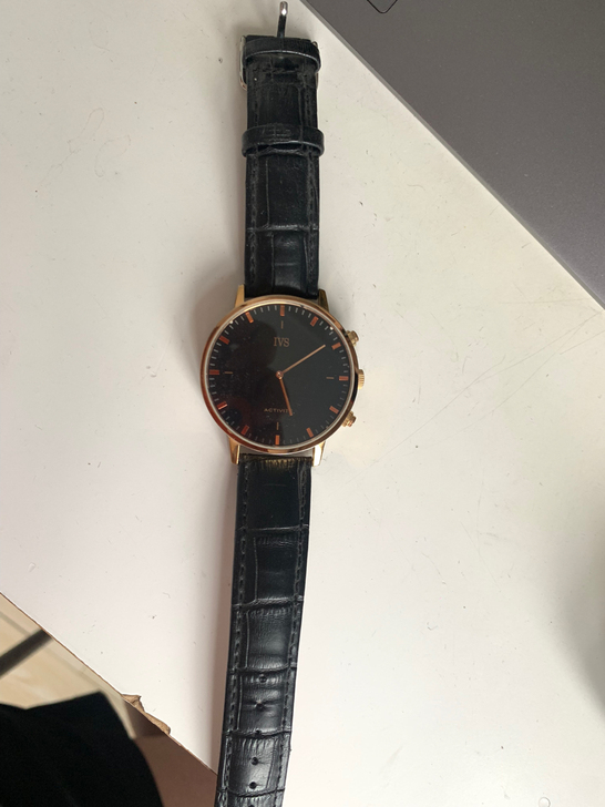 手表一只电子表 不锈钢的 挺有质感50块出