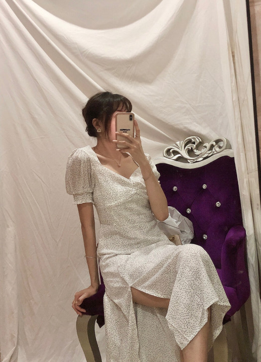 碎花连衣裙女2021新款春夏气质雪纺方领茶...