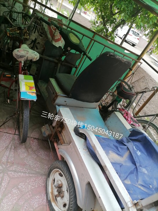 雅马哈电动三轮车车去年新换的电瓶轮胎闲置用...