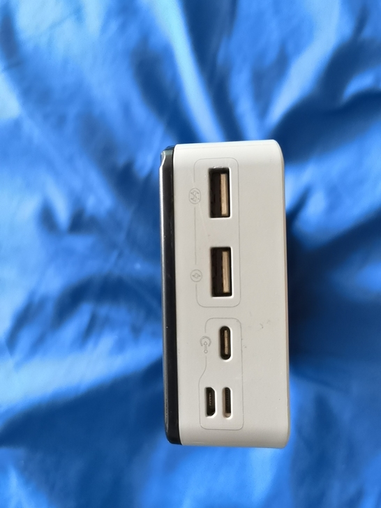 罗马仕充电宝.30000mAh.超大容量，...