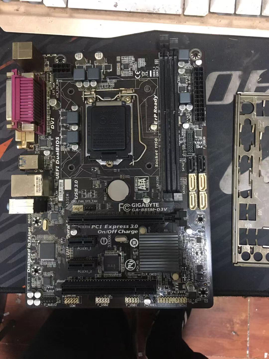 技嘉b85m-d3v主板1150cpu实拍...