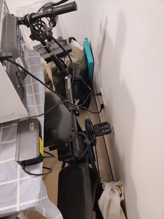 哈啰旗下折叠电动自行车