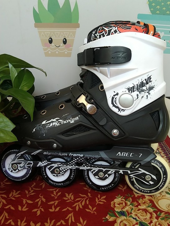 体育用品专柜撤店动感专业平花鞋零售价108...