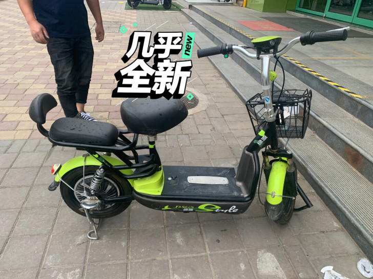 绿源电动车，半年不到，新换的电瓶，几乎全新...