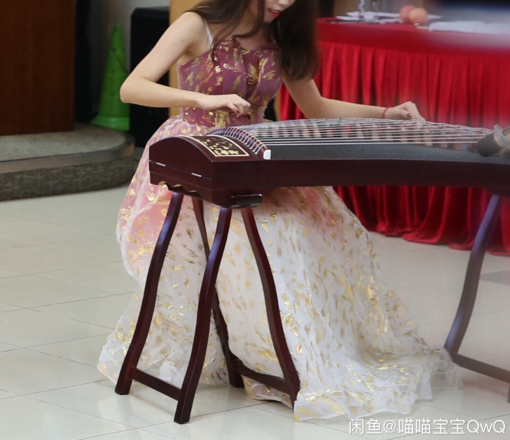 古筝 琴 几乎全新，演出用过一次，闲置便宜...