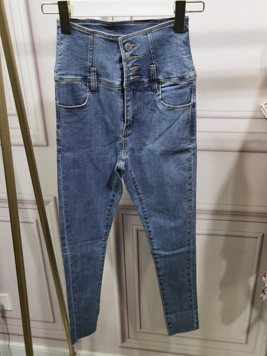 修身牛仔裤高弹