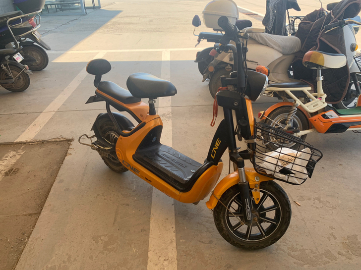 小刀牌电动车，今年才换的电池，成色不错榆次...