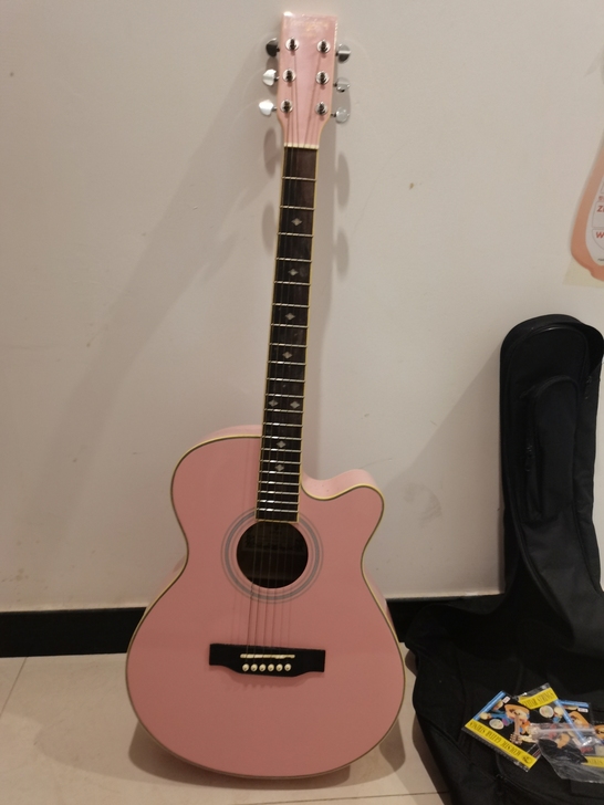 出马丁密思吉他一把，很新，带原厂琴套，部分...