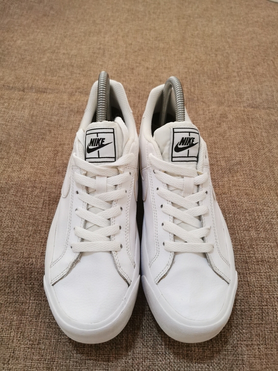 二手耐克小白鞋37.5码