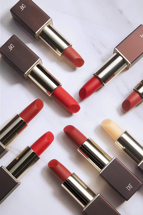 黛宜菲咖啡口红，朋友之前送了一整套，余了几...