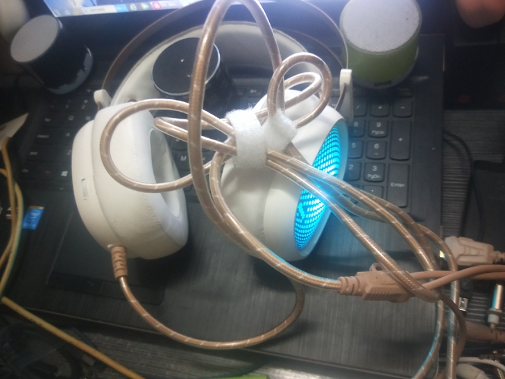 超舒服耳塞呼吸灯电脑电竞游戏耳机 实图拍摄...