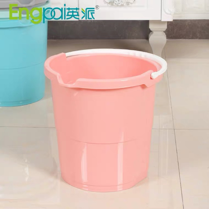 带嘴手提水桶家用水桶大号洗衣桶洗车圆桶塑料桶
