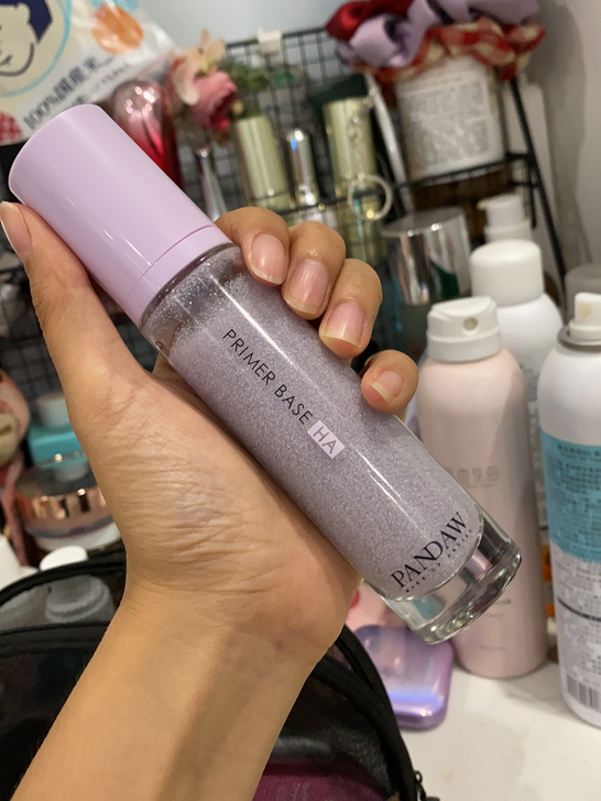 潘达超强隔离，紫色适合黑黄皮，手心乳化质地...