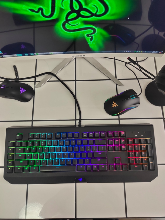 雷蛇机械键盘新款黑寡妇RGB幻彩版机械键盘...