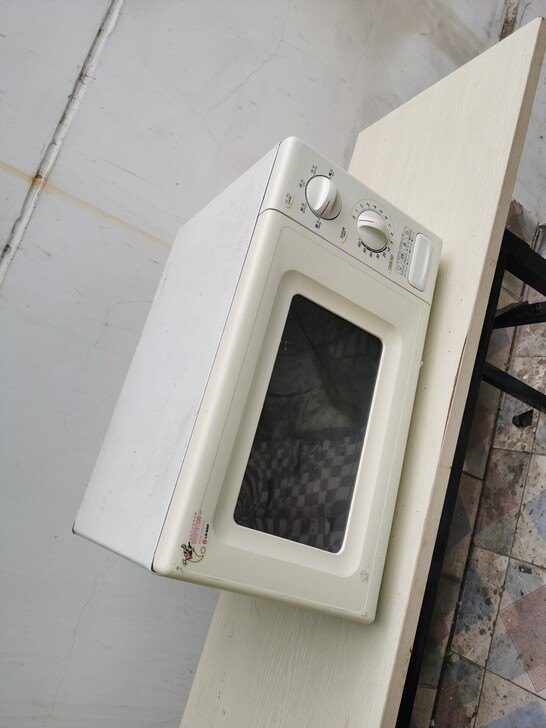 乚G微波炉。处理了,特价。