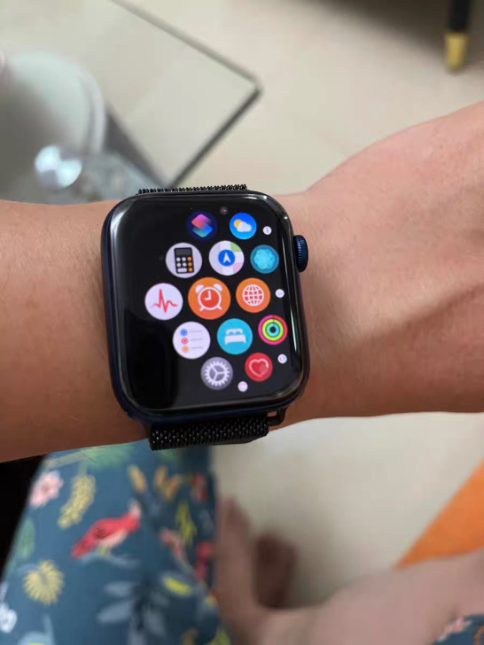 苹果watch6 开店库存的几个便宜出售 ...