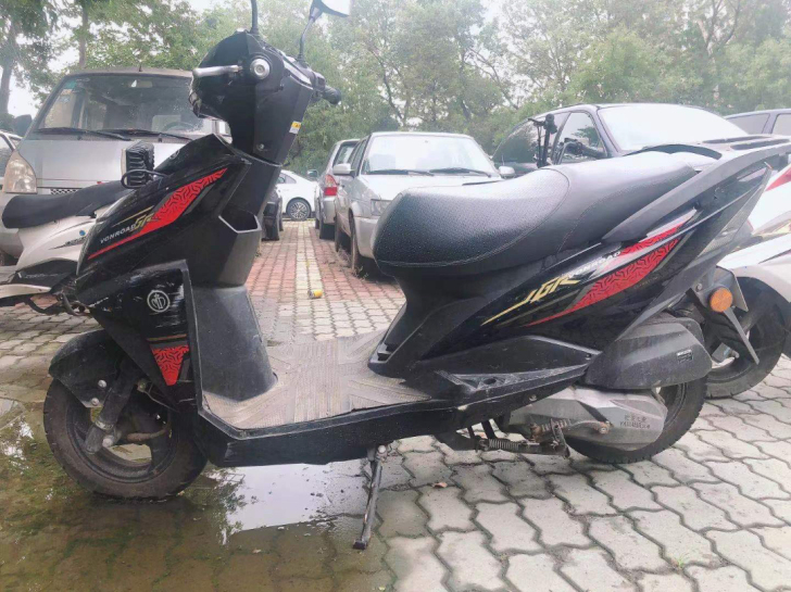 自用建设摩托车。就是没洗。一下着车。塘沽开...