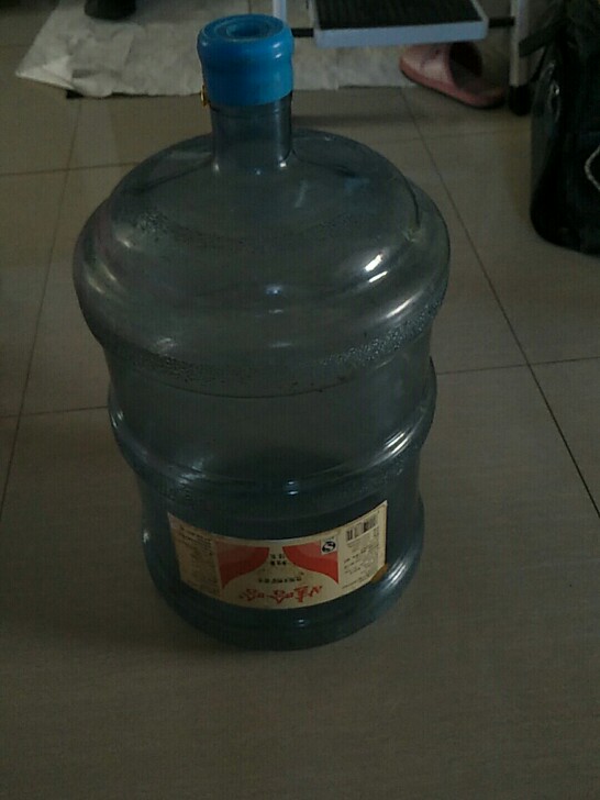 自用饮水矿泉水桶，长时间没有使用，
