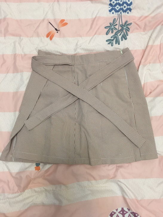 几乎全新，质量挺不错的，因家里衣服太多，所...