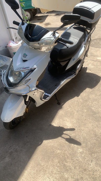 绿源电动车，原版车况，72v20a六块电池...