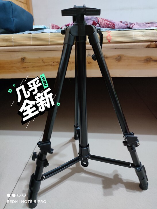 写生的时候买的便意画架，就写生的时候用过一...