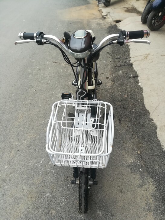 48V爱玛电动车，9成新，车主买了小车基本...