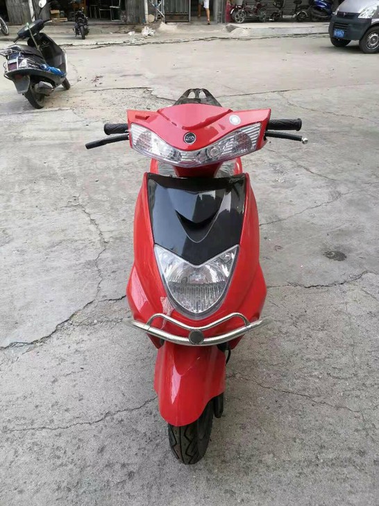 力帆牌子踏板车迅鹰125cc，九九成新，没...