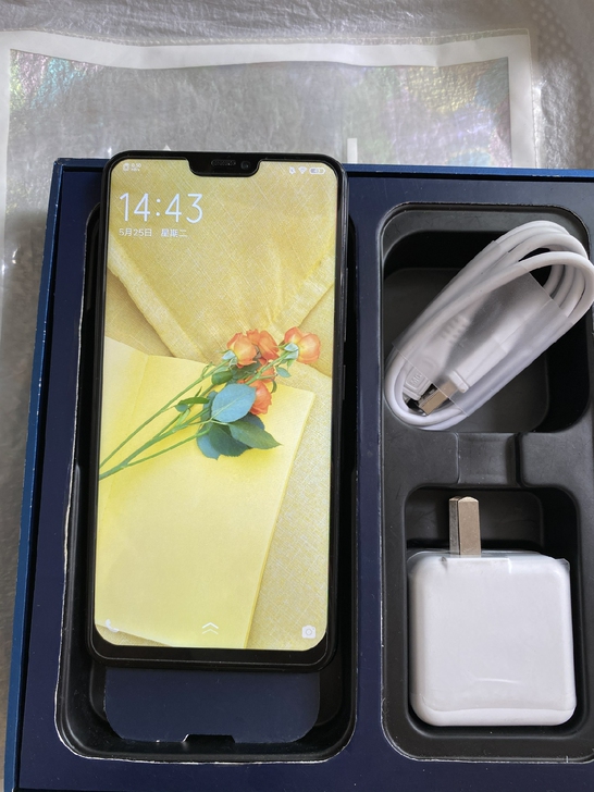 vivox21几乎全新的正版手机，只用了一...