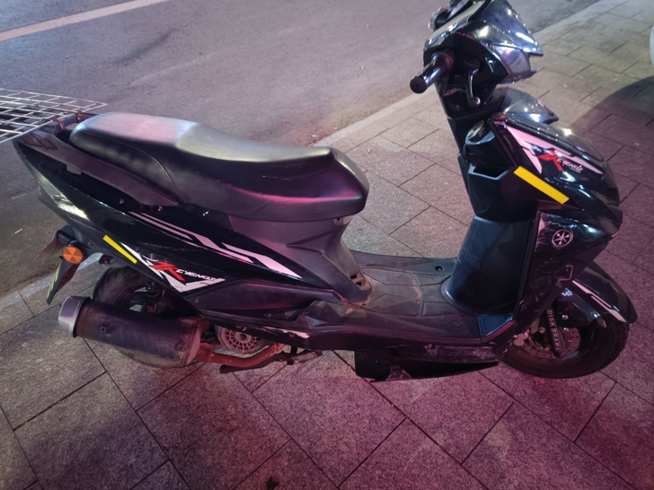 杂牌踏板125cc,油耗一两个,电起正常车...