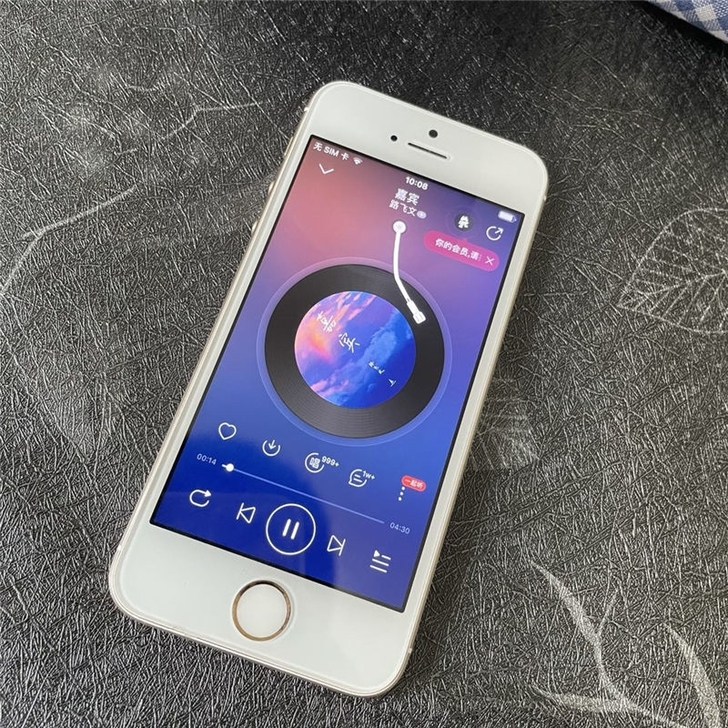 苹果5s，9成新，移动4G无指纹版。