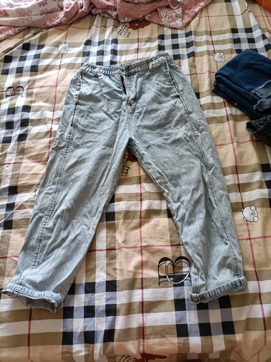 牛仔裤 L码 别看颜色浅 超洋气 侧边裤线...