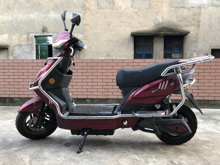 小刀牌小力鹰电动车 72/60v通用，