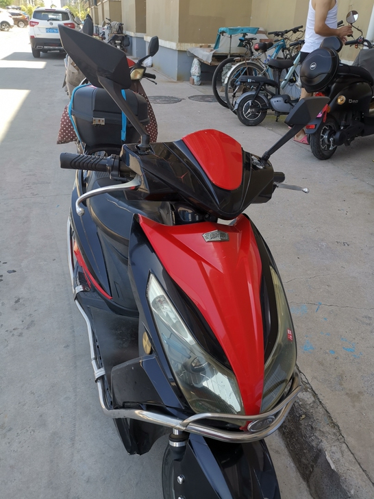 绿源 电动车，本人一手车，车子成色如图所示...