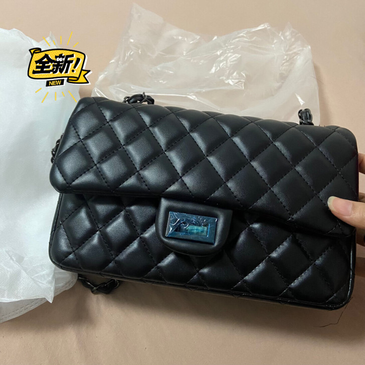 全新里外牛皮cf大号小香风黑色单肩斜挎包。...
