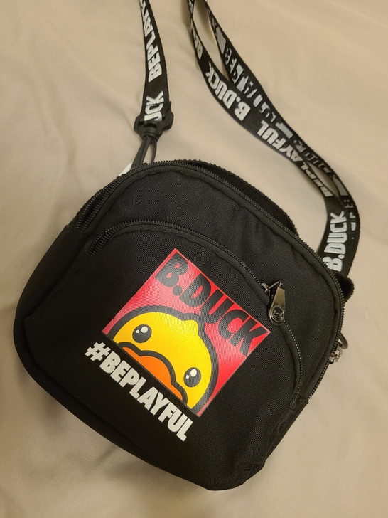 B.Duck小黄鸭男女同款黑色单肩斜挎包I...