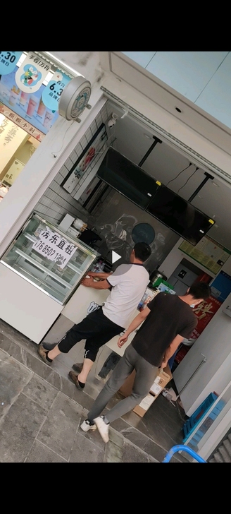 小米32寸智能电视.保证无拆无修正常使用，...