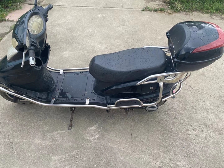 雅迪电动车60v20a能跑40公里左右，外...