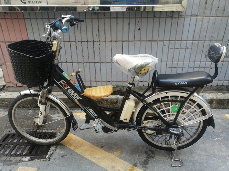 闲置电动自行车转让，上海永久，满电可跑15...