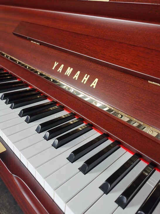 YAMAHA钢琴 好看的木纹色 颜值超高 ...