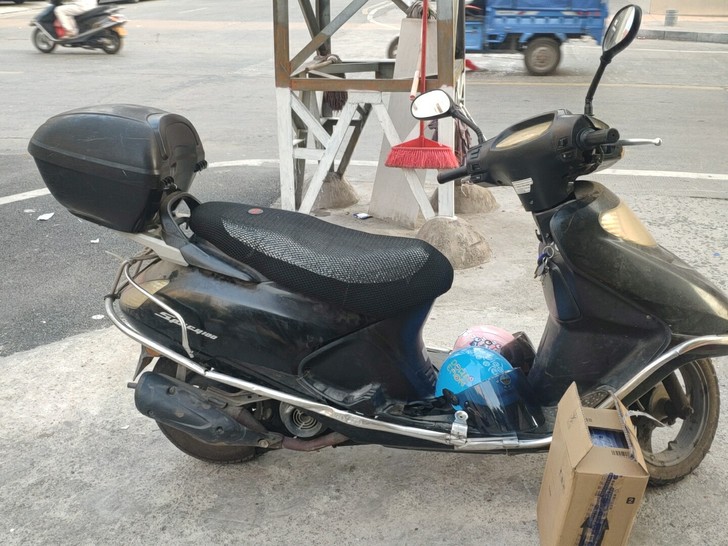 踏板摩托车，100cc雅马哈机头，省油有力...