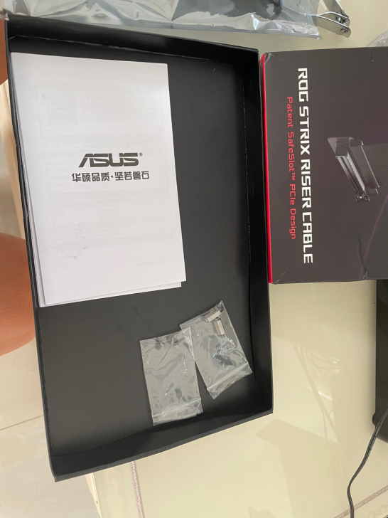 华硕雷翼延长线，盒子螺丝都在，闲置出售，正...
