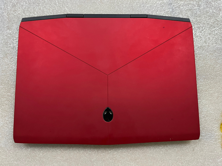 外星人M15笔记本 中国红配色 i7-97...