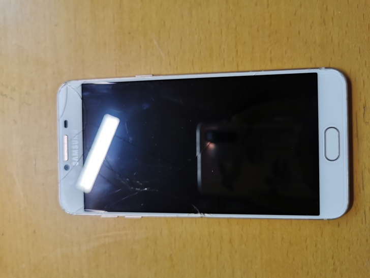 三星C5手机，原装盒子包装还在。女生自用手...