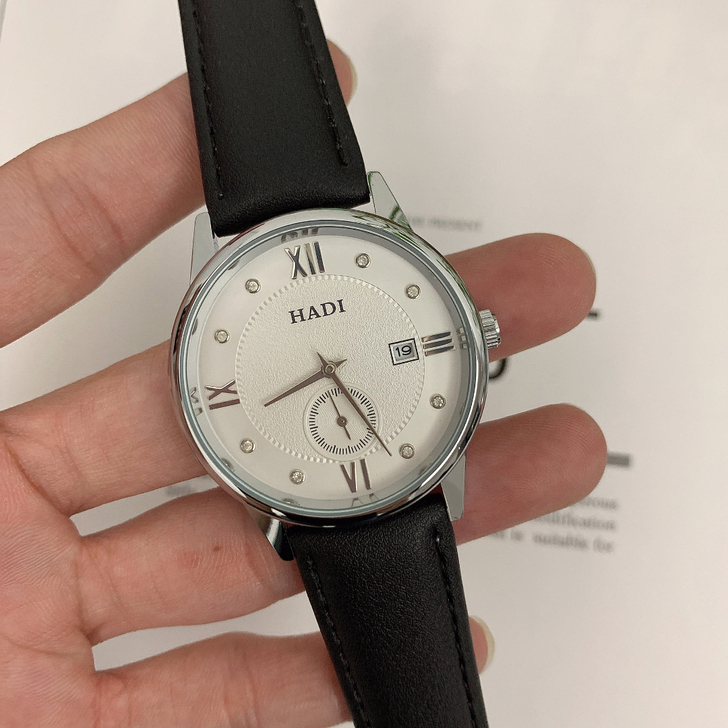 全新，未使用，男款，表盘直径3.8厘米，厚...